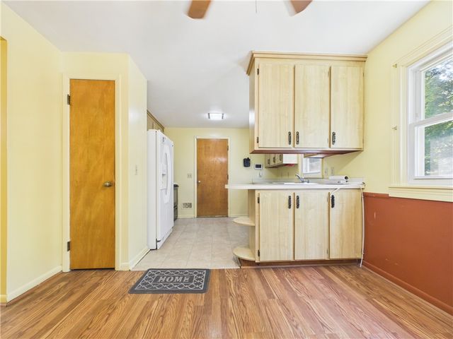 1184 Farnsworth Road South, Henrietta, NY 14623