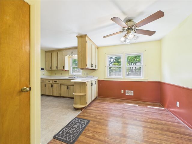 1184 Farnsworth Road South, Henrietta, NY 14623