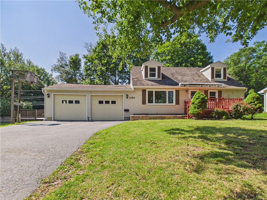1184 Farnsworth Road South, Henrietta, NY 14623