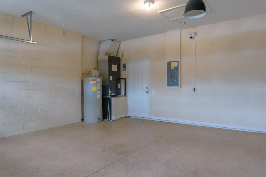 Image 7 of property listing at 8110 FAN PALM WAY, Kissimmee, FL 34747