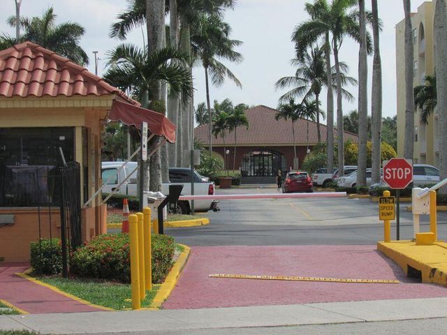 7000 NW 186th Street 4-316, Hialeah, FL 33015