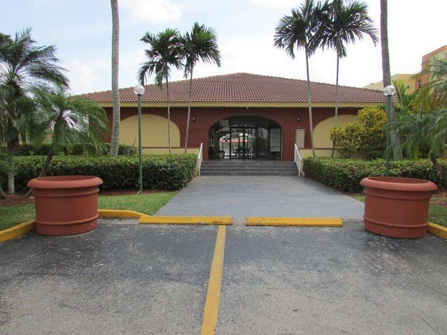 7000 NW 186th Street 4-316, Hialeah, FL 33015
