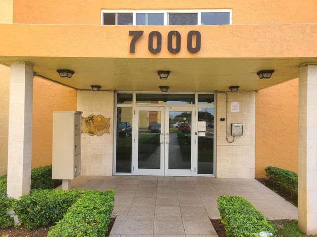 7000 NW 186th Street 4-316, Hialeah, FL 33015