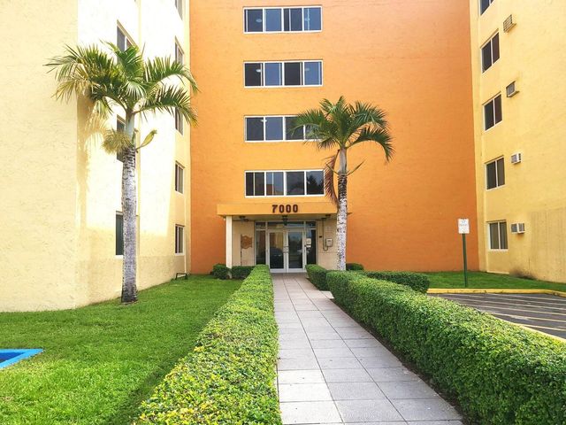 7000 NW 186th Street 4-316, Hialeah, FL 33015