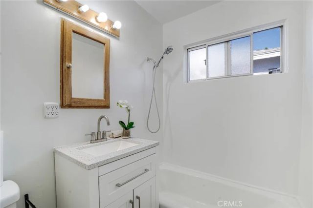 8207 Yarmouth, Reseda, CA 91335