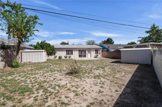 8207 Yarmouth, Reseda, CA 91335