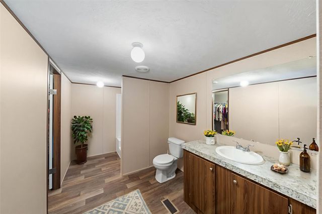 224 Commanche Road, Oakhurst, TX 77359