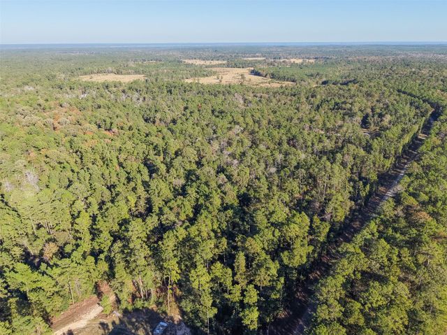 224 Commanche Road, Oakhurst, TX 77359