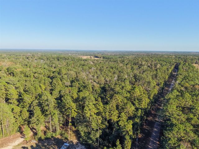 224 Commanche Road, Oakhurst, TX 77359