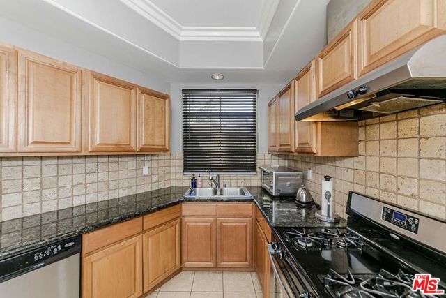 2743 Montrose Avenue 110, La Crescenta, CA 91020