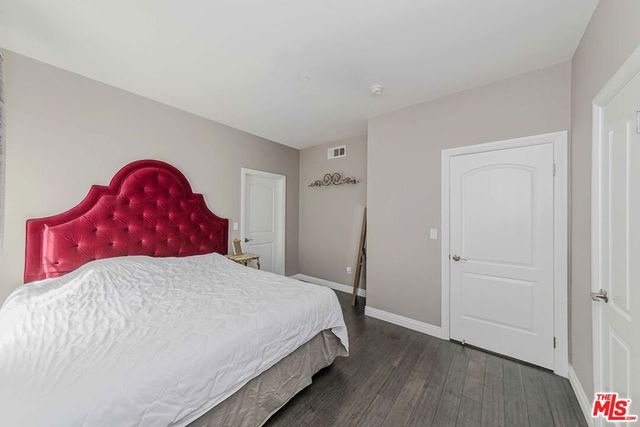 2743 Montrose Avenue 110, La Crescenta, CA 91020