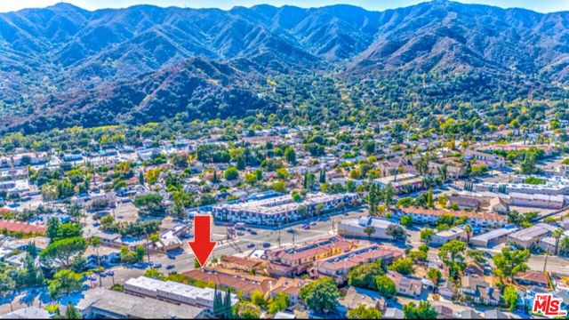 2743 Montrose Avenue 110, La Crescenta, CA 91020