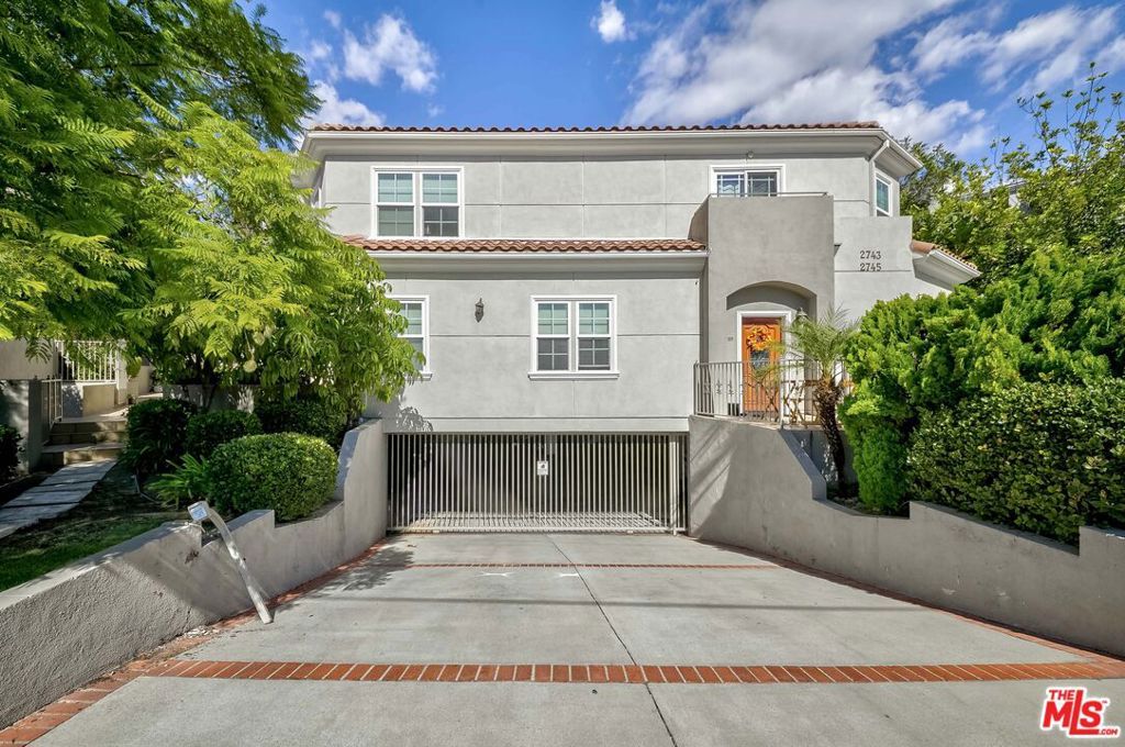 2743 Montrose Avenue 110, La Crescenta, CA 91020