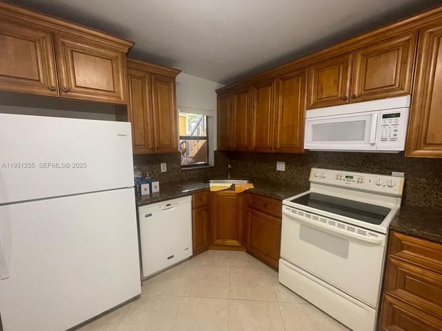 3846 Coral Tree Cir 3846, Coconut Creek, FL 33073