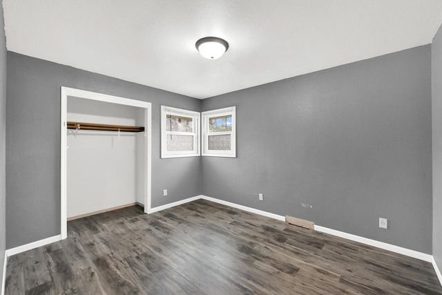 7679 S Lenox AVENUE, Oak Creek, WI 53154