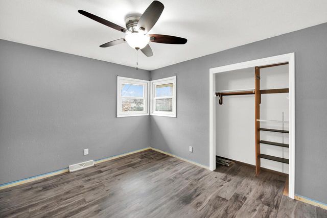 7679 S Lenox AVENUE, Oak Creek, WI 53154