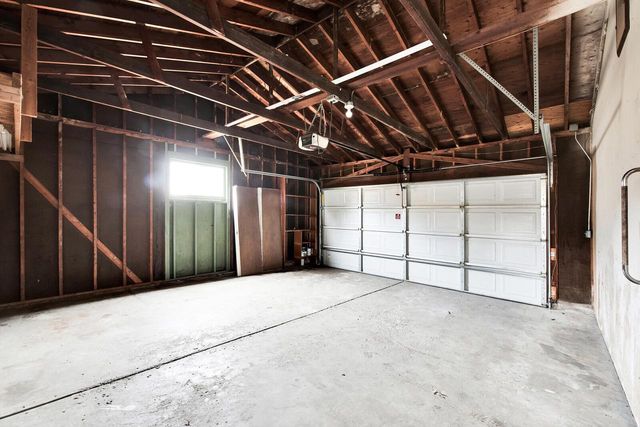 7679 S Lenox AVENUE, Oak Creek, WI 53154