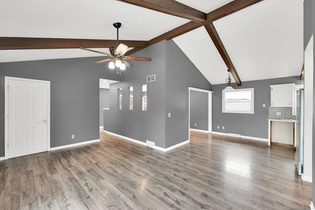 7679 S Lenox AVENUE, Oak Creek, WI 53154