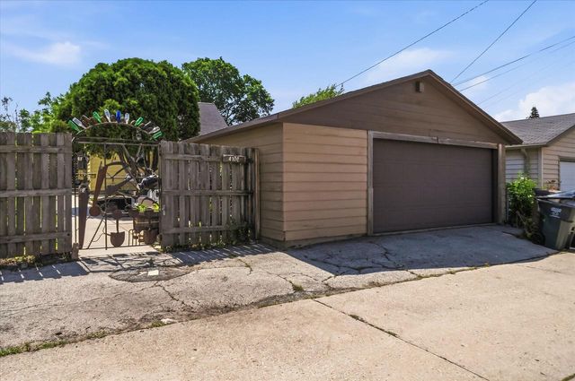 4100 S Hately AVENUE, Saint Francis, WI 53235