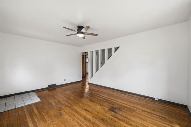 4100 S Hately AVENUE, Saint Francis, WI 53235