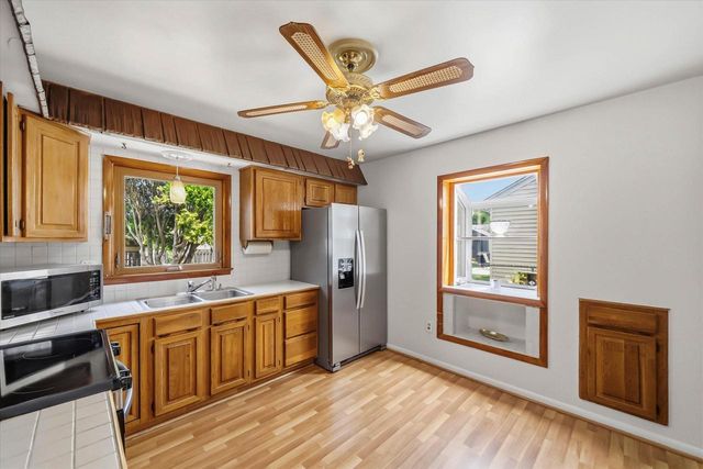 4100 S Hately AVENUE, Saint Francis, WI 53235