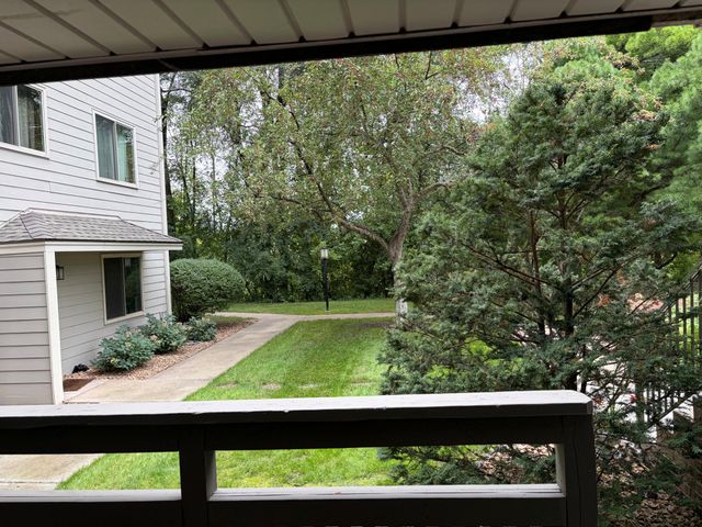 2110 Ridge Drive 13, Saint Louis Park, MN 55416