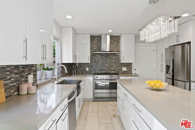 23218 Runnymede Street, West Hills, CA 91307