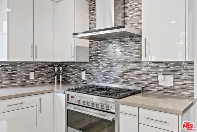 23218 Runnymede Street, West Hills, CA 91307