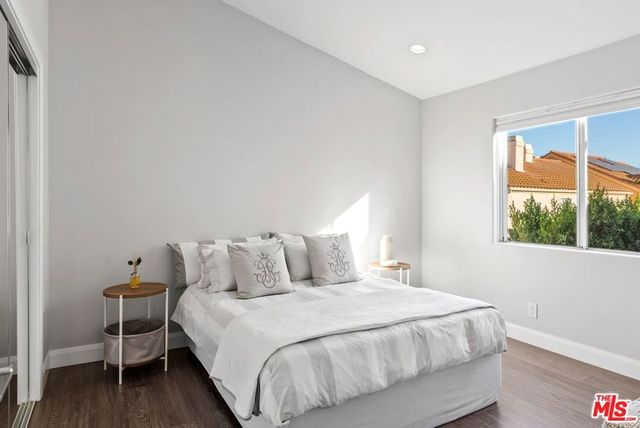 23218 Runnymede Street, West Hills, CA 91307