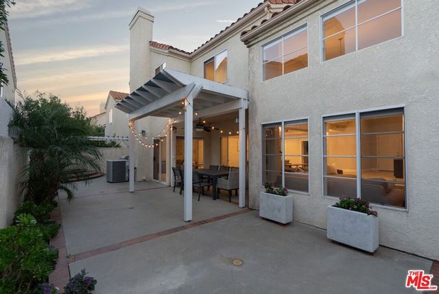 23218 Runnymede Street, West Hills, CA 91307