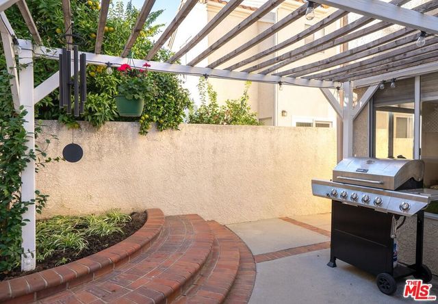 23218 Runnymede Street, West Hills, CA 91307