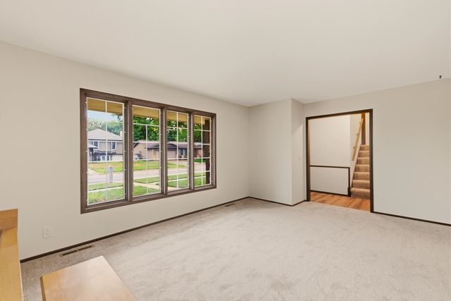 1383 N Caddy Ln, Wichita, KS 67212