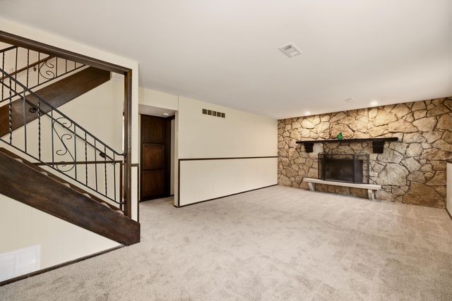 1383 N Caddy Ln, Wichita, KS 67212