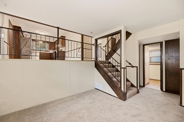 1383 N Caddy Ln, Wichita, KS 67212