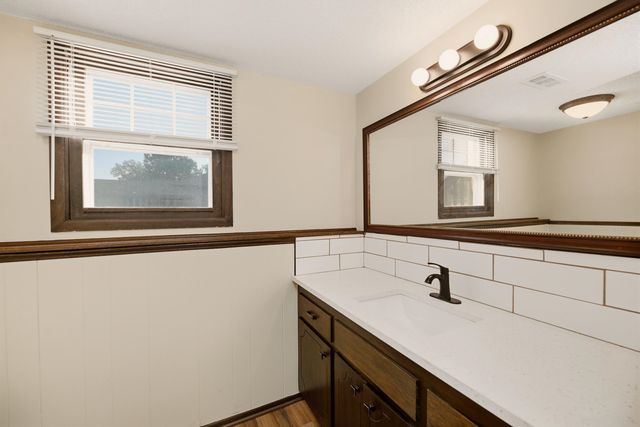 1383 N Caddy Ln, Wichita, KS 67212