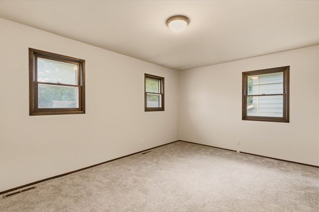 1383 N Caddy Ln, Wichita, KS 67212
