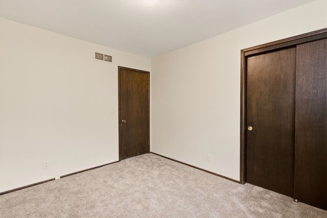 1383 N Caddy Ln, Wichita, KS 67212