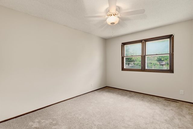 1383 N Caddy Ln, Wichita, KS 67212
