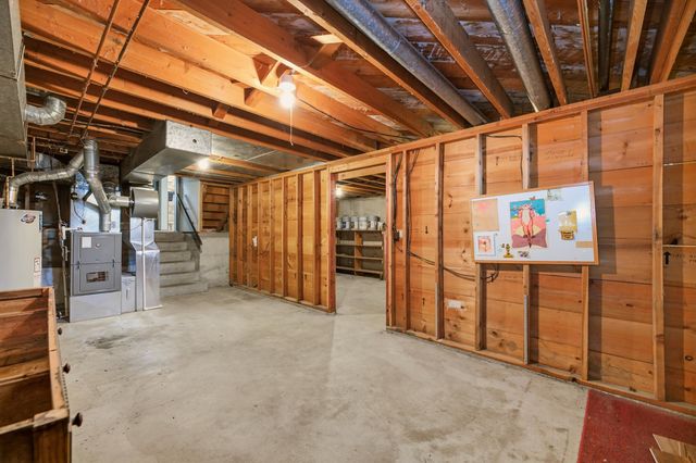 1383 N Caddy Ln, Wichita, KS 67212