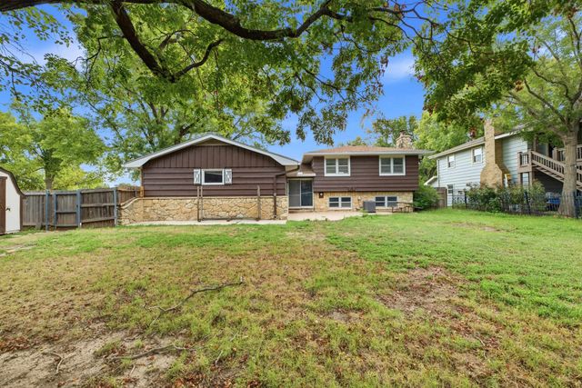 1383 N Caddy Ln, Wichita, KS 67212