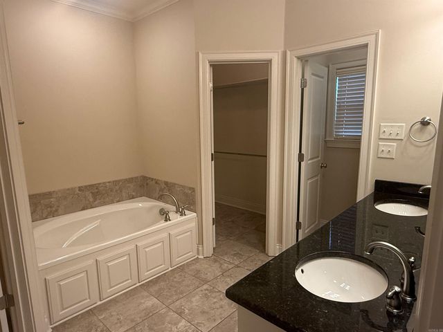2505 EIGHTEEN Loop, Conway, AR 72034