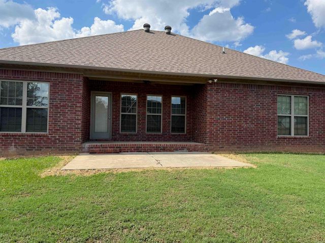 2505 EIGHTEEN Loop, Conway, AR 72034