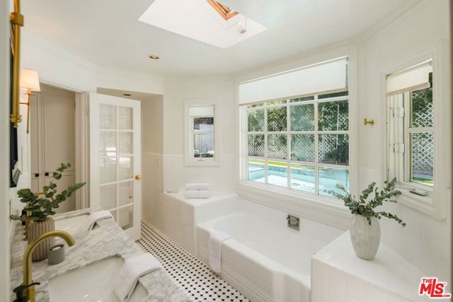 1165 Coldwater Canyon Drive, Beverly Hills, CA 90210