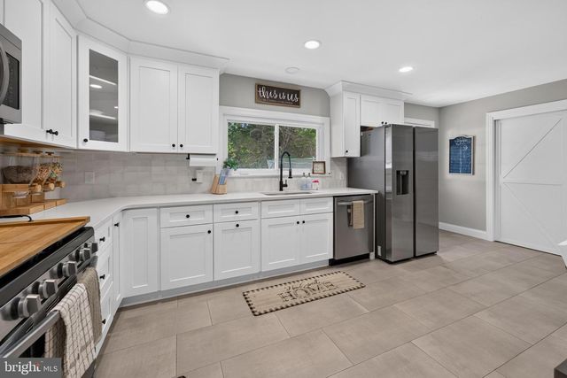 212 SUMMIT AVE, Blackwood, NJ 08012