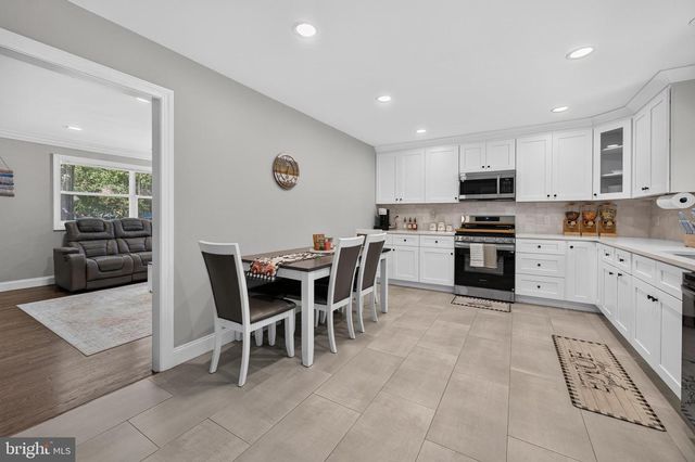 212 SUMMIT AVE, Blackwood, NJ 08012