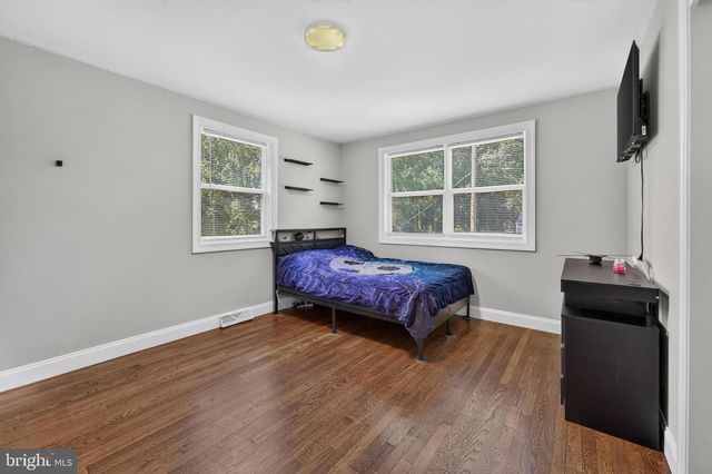 212 SUMMIT AVE, Blackwood, NJ 08012
