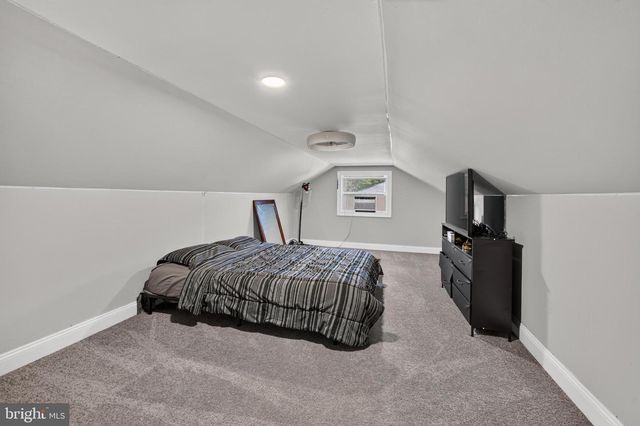 212 SUMMIT AVE, Blackwood, NJ 08012