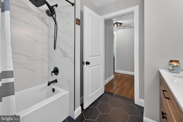 212 SUMMIT AVE, Blackwood, NJ 08012