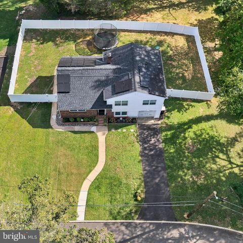212 SUMMIT AVE, Blackwood, NJ 08012