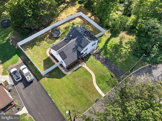 212 SUMMIT AVE, Blackwood, NJ 08012